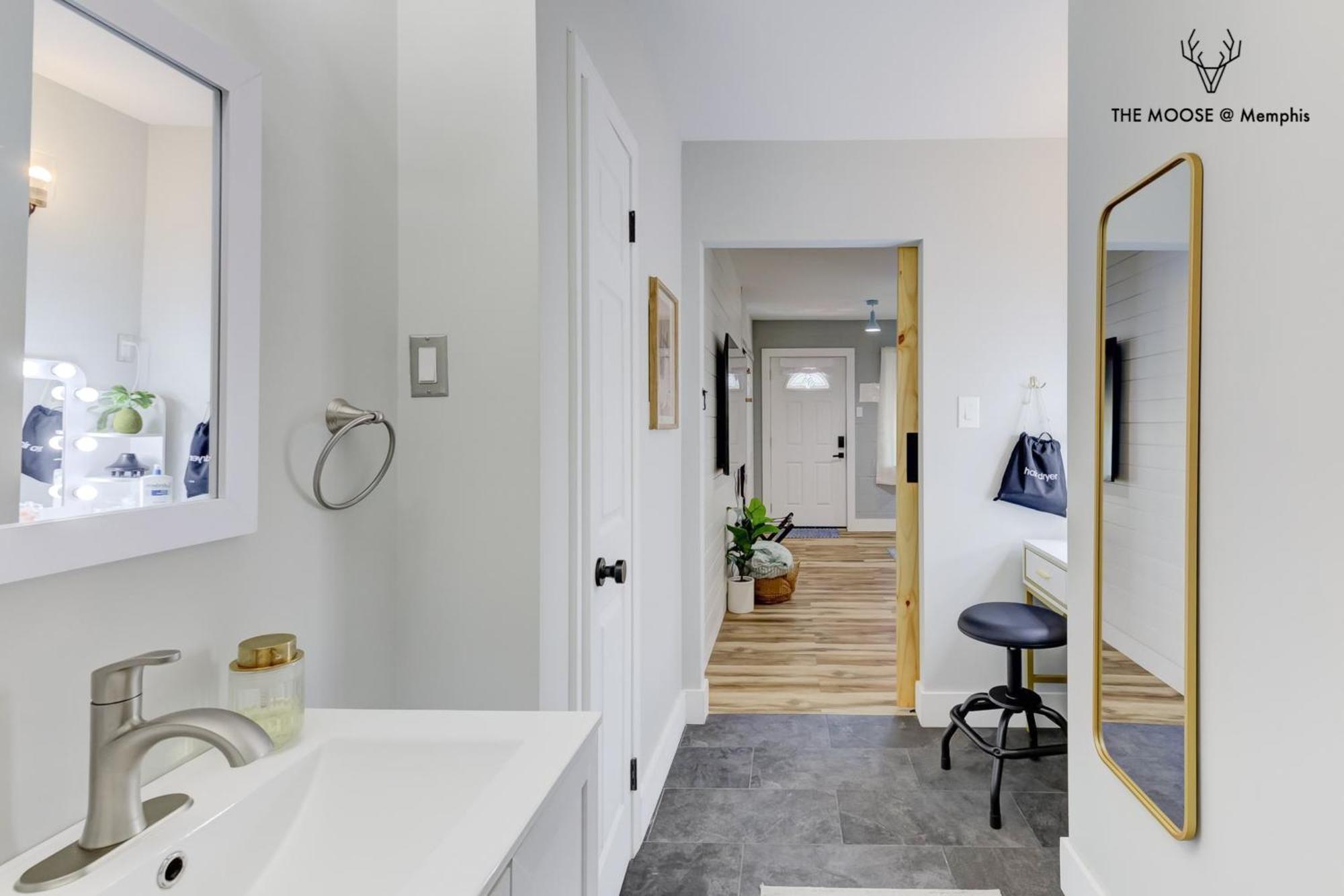 The Moose #11 - Luxe Modern Loft With King Bed, Free Parking & Wi-Fi Appartement Memphis Buitenkant foto